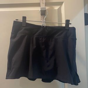 Lululemon black skirt